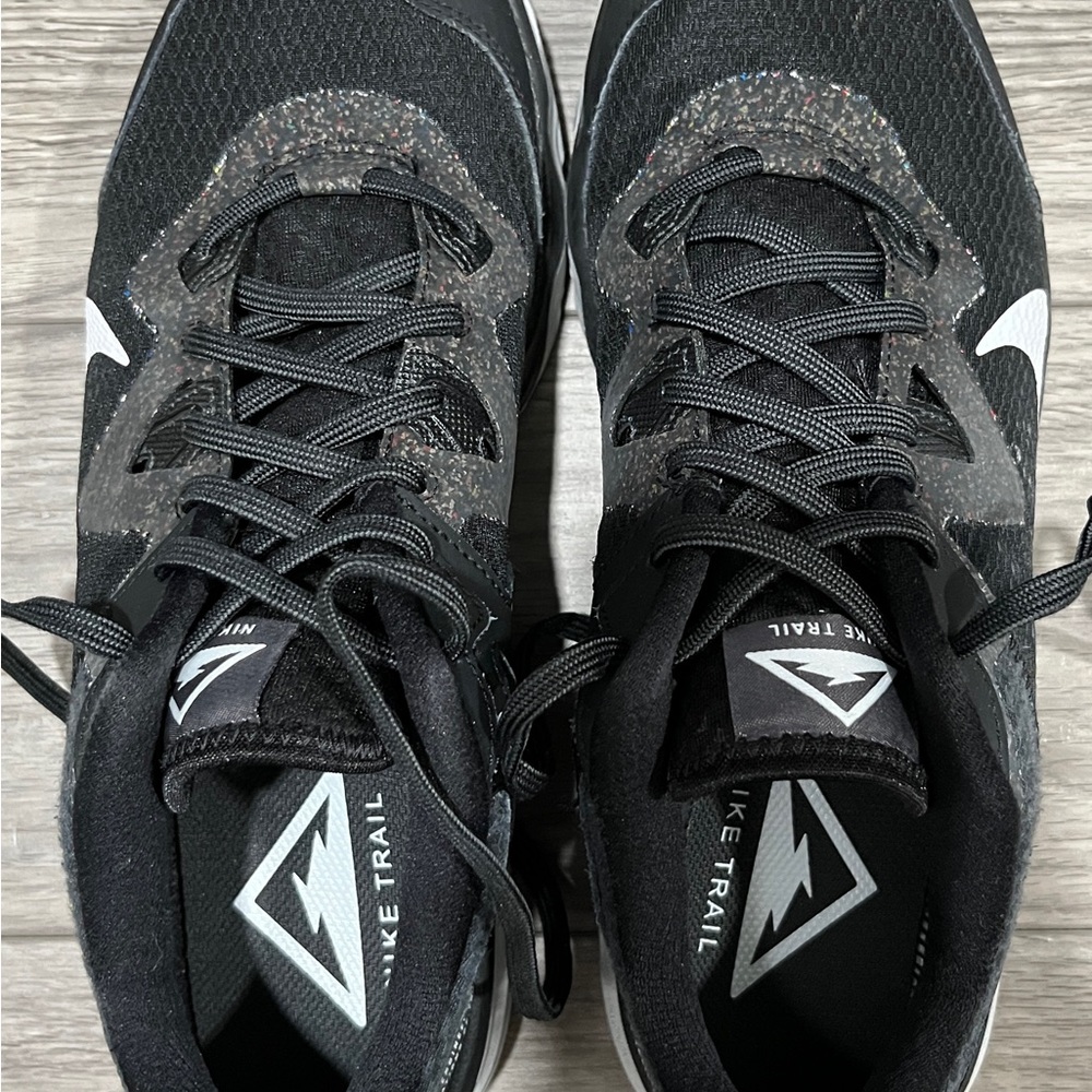 Nike Trail size 9.5 black